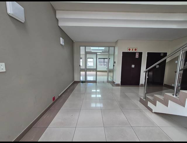 240M² OFFICE TO LET IN PAARDEPLAATS AH